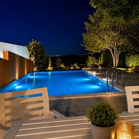 Magnifica - Private Pool, Elevator & Sea View *