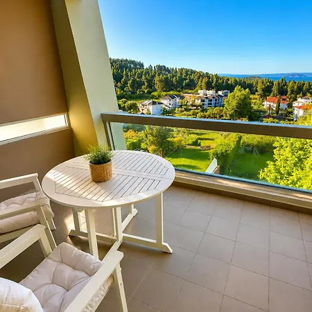 Villa Magnifica - Private Pool, Elevator & Sea View